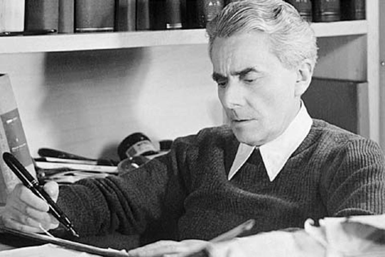 Massimo Bontempelli.