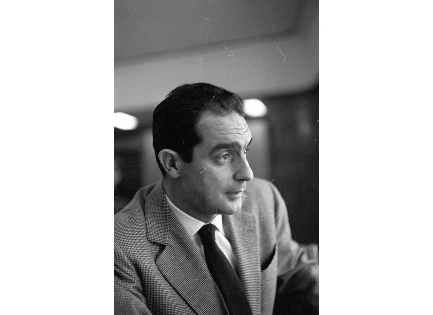 Italo Calvino fotografato da Johan Brun, in occasione del Premio Nobel che gli fu assegnato nel 1961.