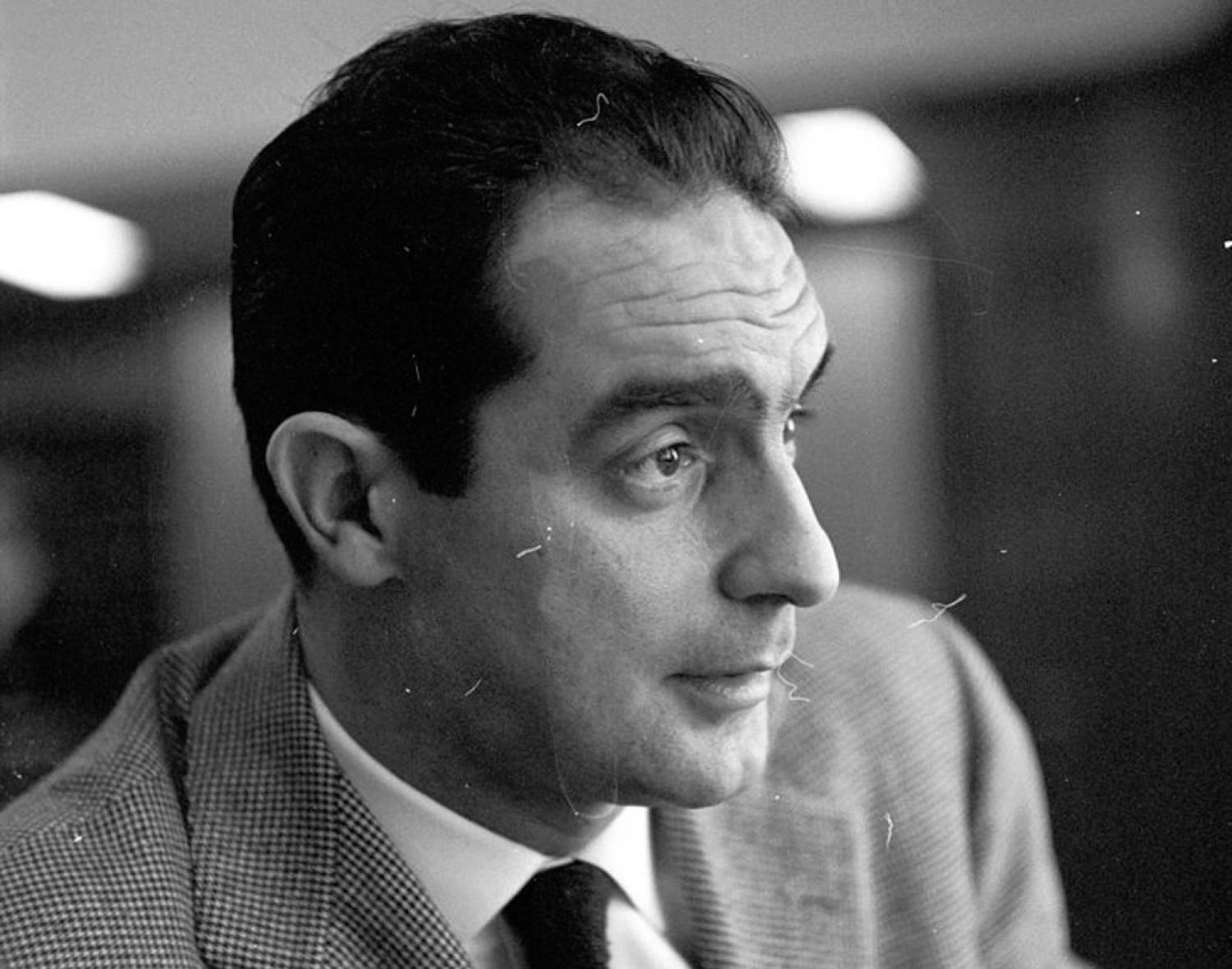 Italo Calvino fotografato da Johan Brun , in occasione del Premio Nobel che gli fu assegnato nel 1961.